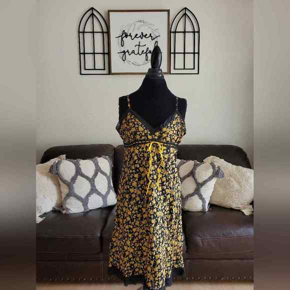 Suzanne Somers Floral Print Dainty Summer Dress With Ribbon Detail Size 16 NWT - Picture 1 of 12